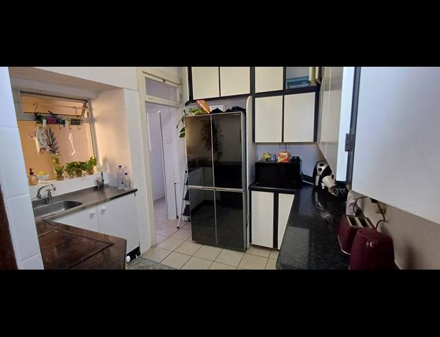 3 BEDROOM APARTMENT FOR SALE IN GLENWOOD